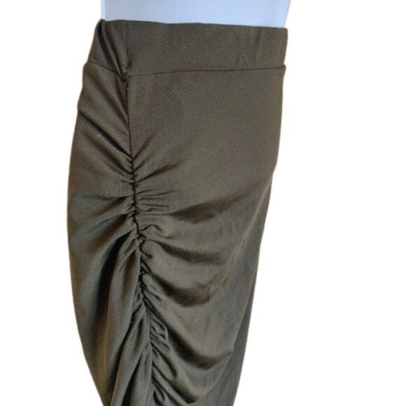 Dark Green Form Fitting Skirt Size 0XL - Picture 2 of 2